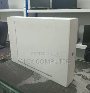 New Laptop Apple MacBook Air 2025 M4 15-Inch 16GB Apple M4 SSD 512GB