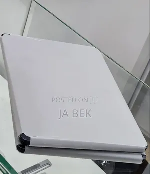 New Laptop Apple MacBook Air 2025 M4 13-Inch 16GB Apple M4 SSD 256GB