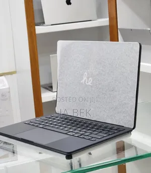 New Laptop Apple MacBook Air 2025 M4 13-Inch 16GB Apple M4 SSD 256GB