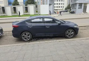 Hyundai Avante 2017 Blue