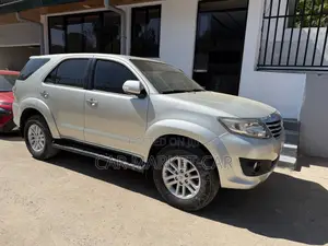 Toyota Fortuner 3.0 D AWD 2013 Gray