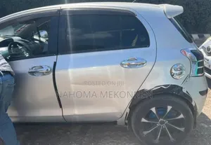 Toyota Yaris 2010 Silver