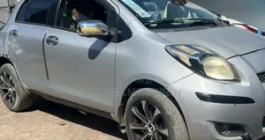 Toyota Yaris 2010 Silver