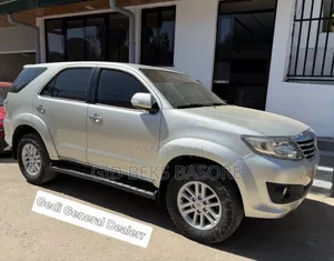 Toyota Fortuner 2013 Silver