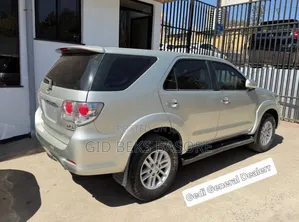 Toyota Fortuner 2013 Silver