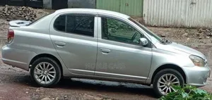 Toyota Platz 2005 Silver