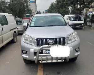 Toyota Land Cruiser Prado 2013 Off white