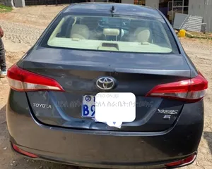 Toyota Yaris 2020 Maroon