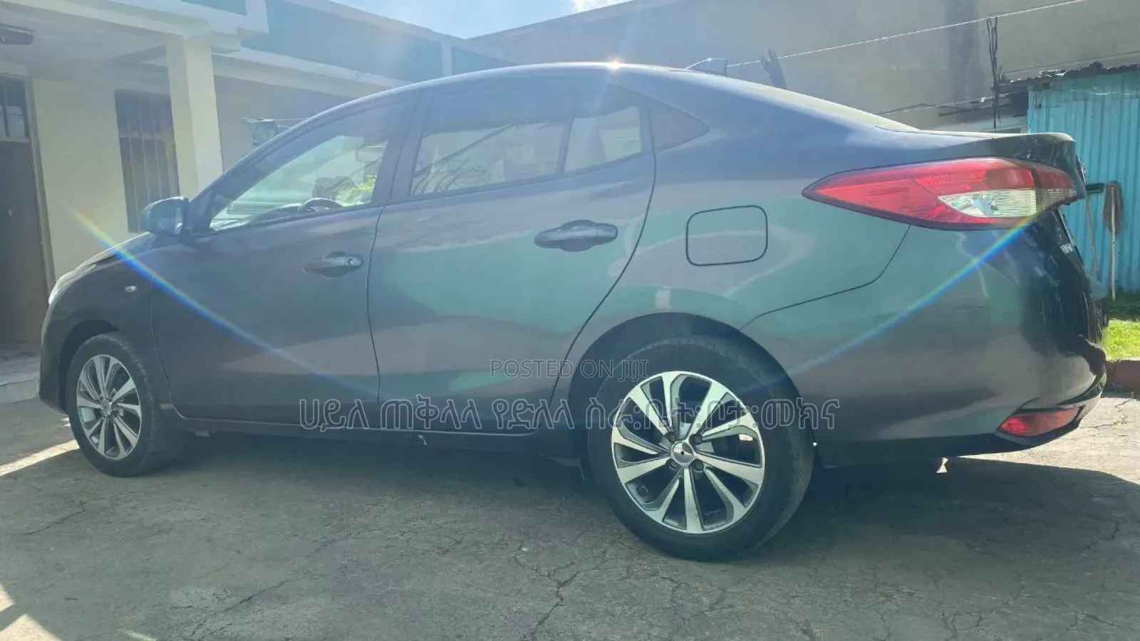 Toyota Yaris 2020 Maroon