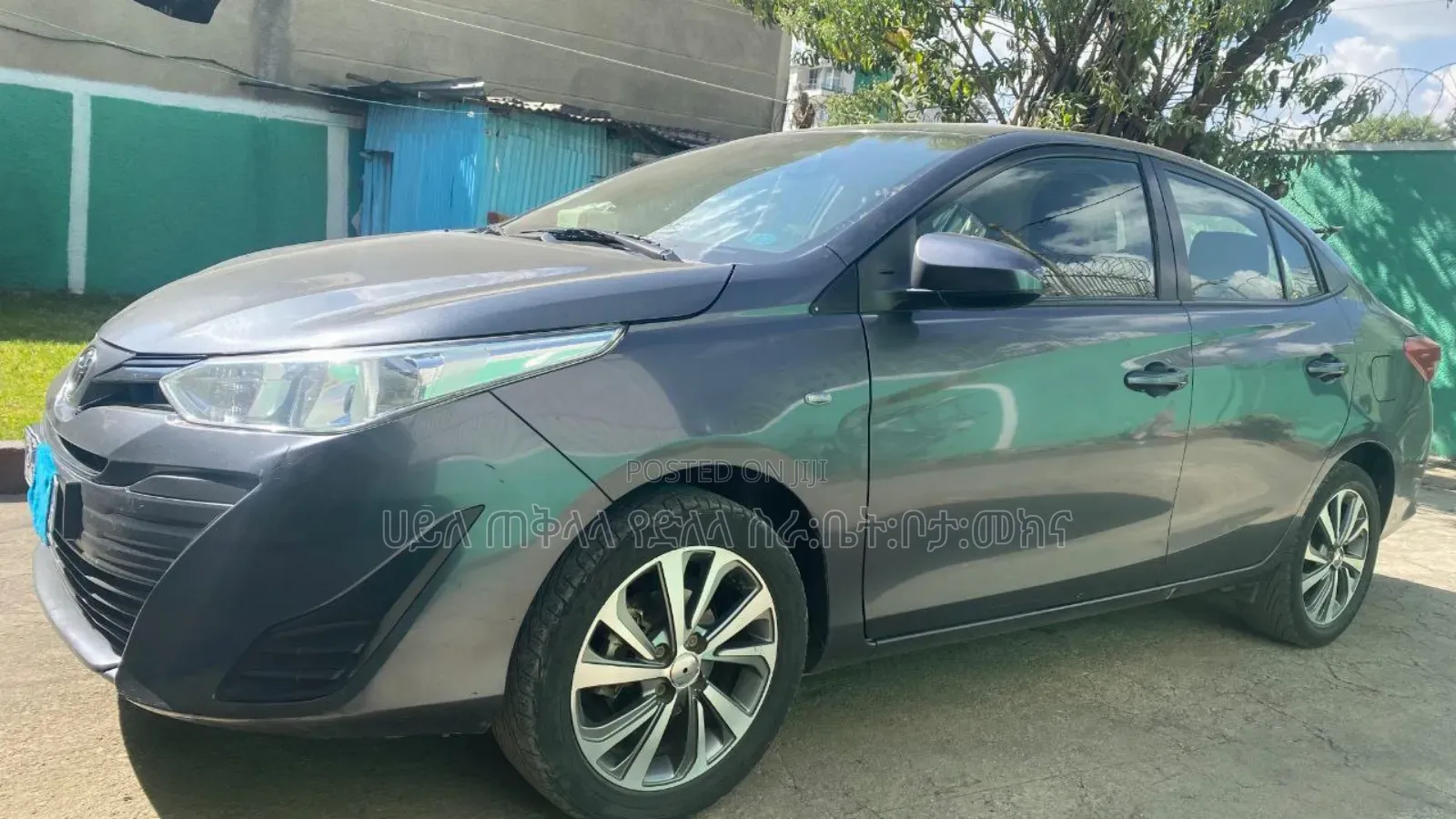 Toyota Yaris 2020 Maroon