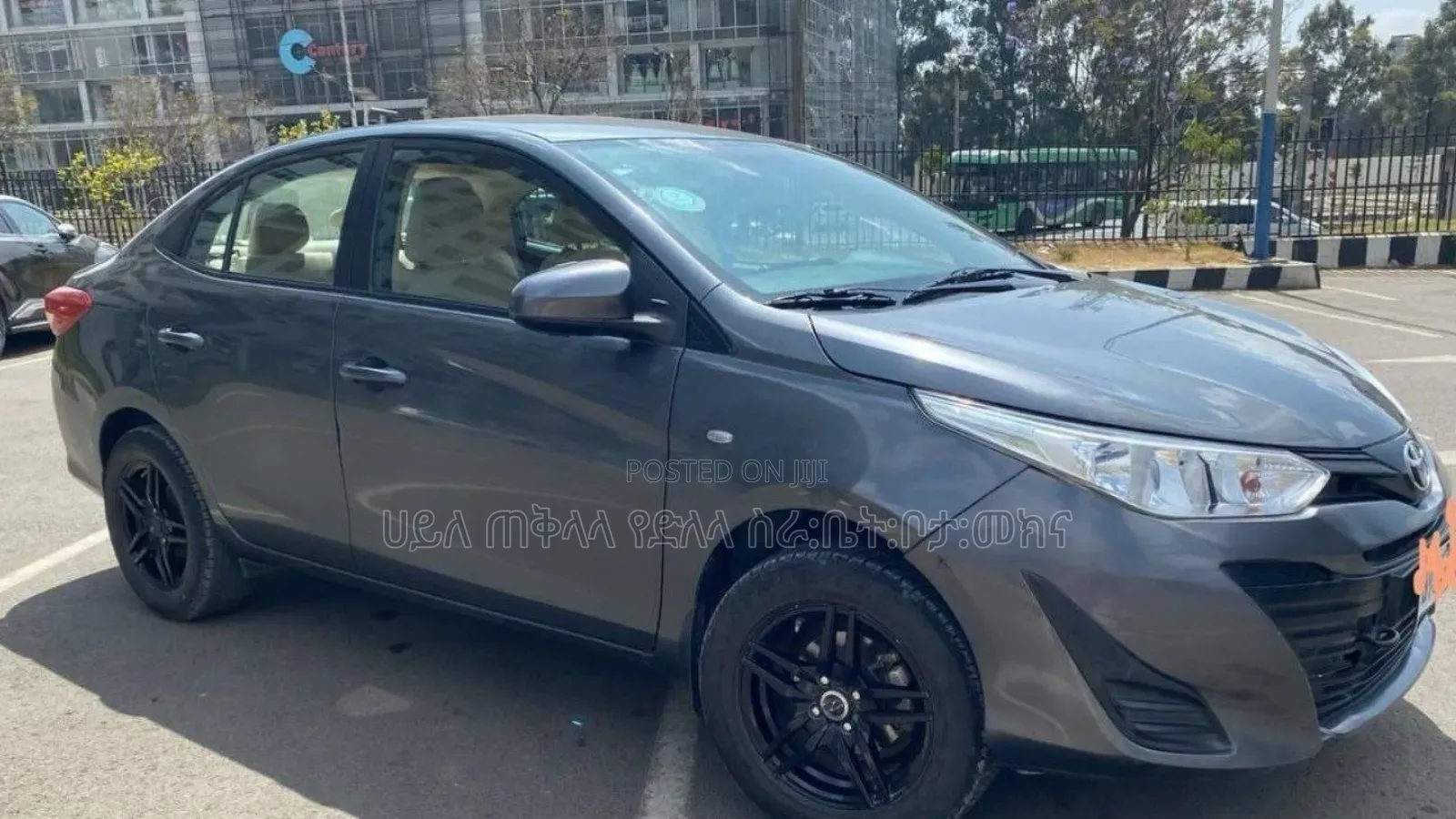Toyota Yaris 2020 Maroon
