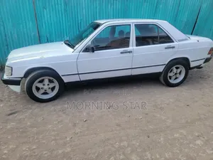 Mercedes-Benz 190E 1993 White