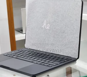 New Laptop Apple MacBook Air 2025 M4 13-Inch 16GB Apple M4 SSD 256GB