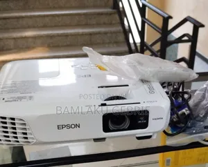 Brand New Epson Projector With Bag, Remote Model Name: E-X18