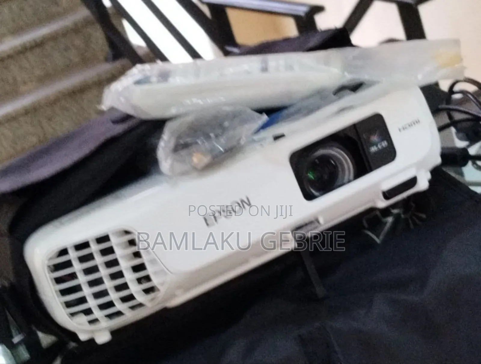 Brand New Epson Projector With Bag, Remote Model Name: E-X18