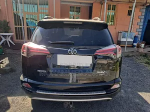 Toyota RAV4 LE 4dr SUV AWD (2.5L 4cyl 6A) 2018 Black