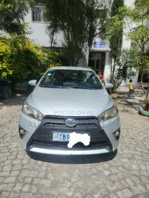 Toyota Yaris 2014 Silver