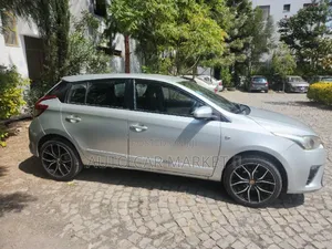 Toyota Yaris 2014 Silver