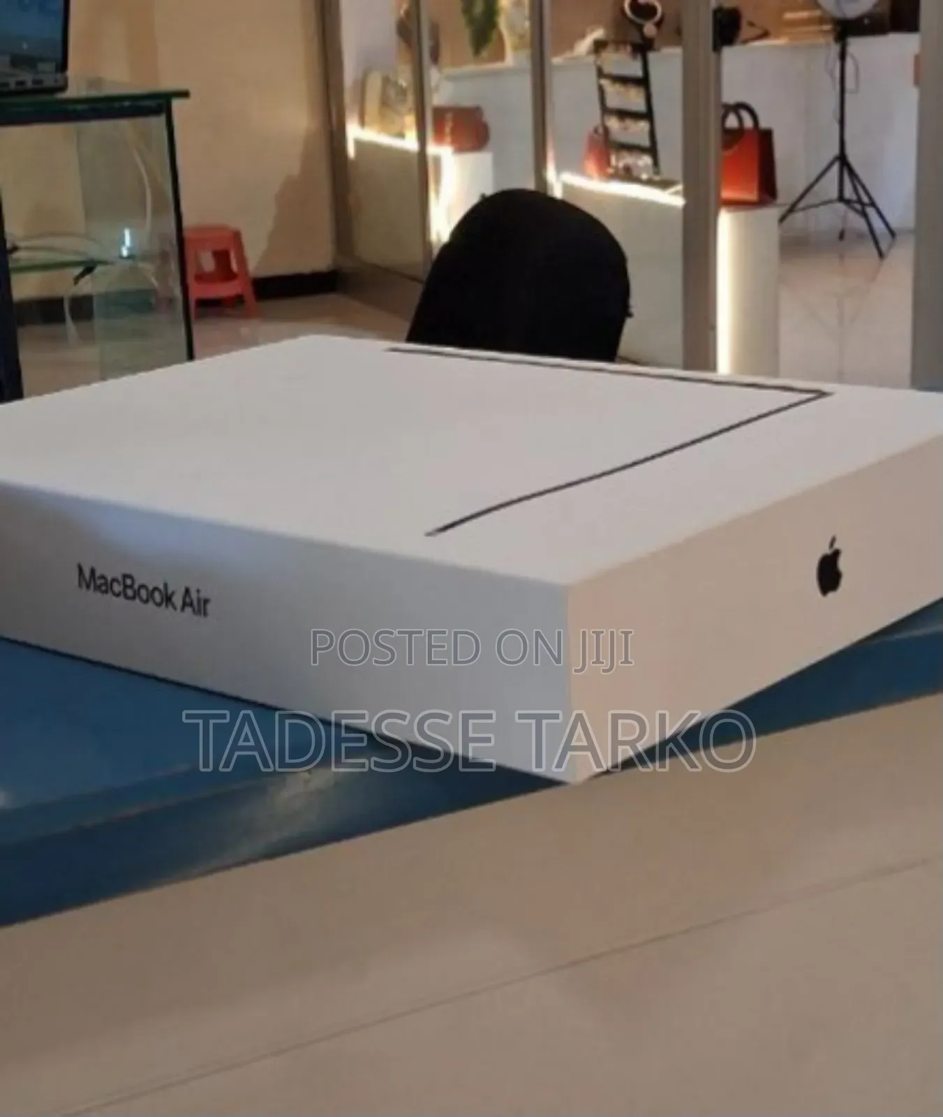 New Laptop Apple MacBook Air 2025 M4 13-Inch 16GB SSD 512GB