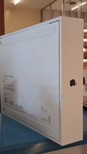 New Laptop Apple MacBook Air 2025 M4 13-Inch 16GB SSD 512GB