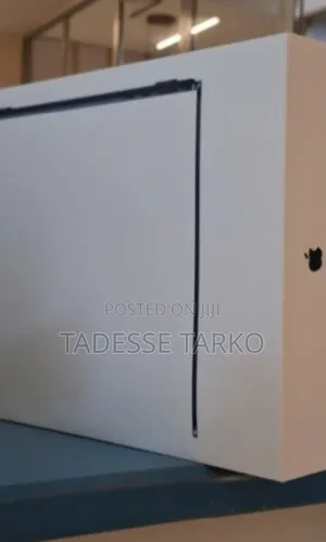 New Laptop Apple MacBook Air 2025 M4 13-Inch 16GB SSD 512GB