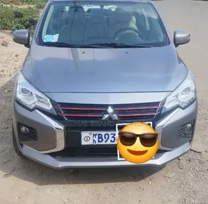 Mitsubishi Attrage 2022 Silver