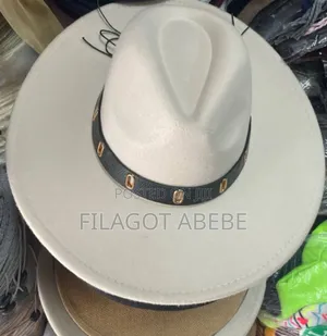Round Hats . Black, White, and Badge Color