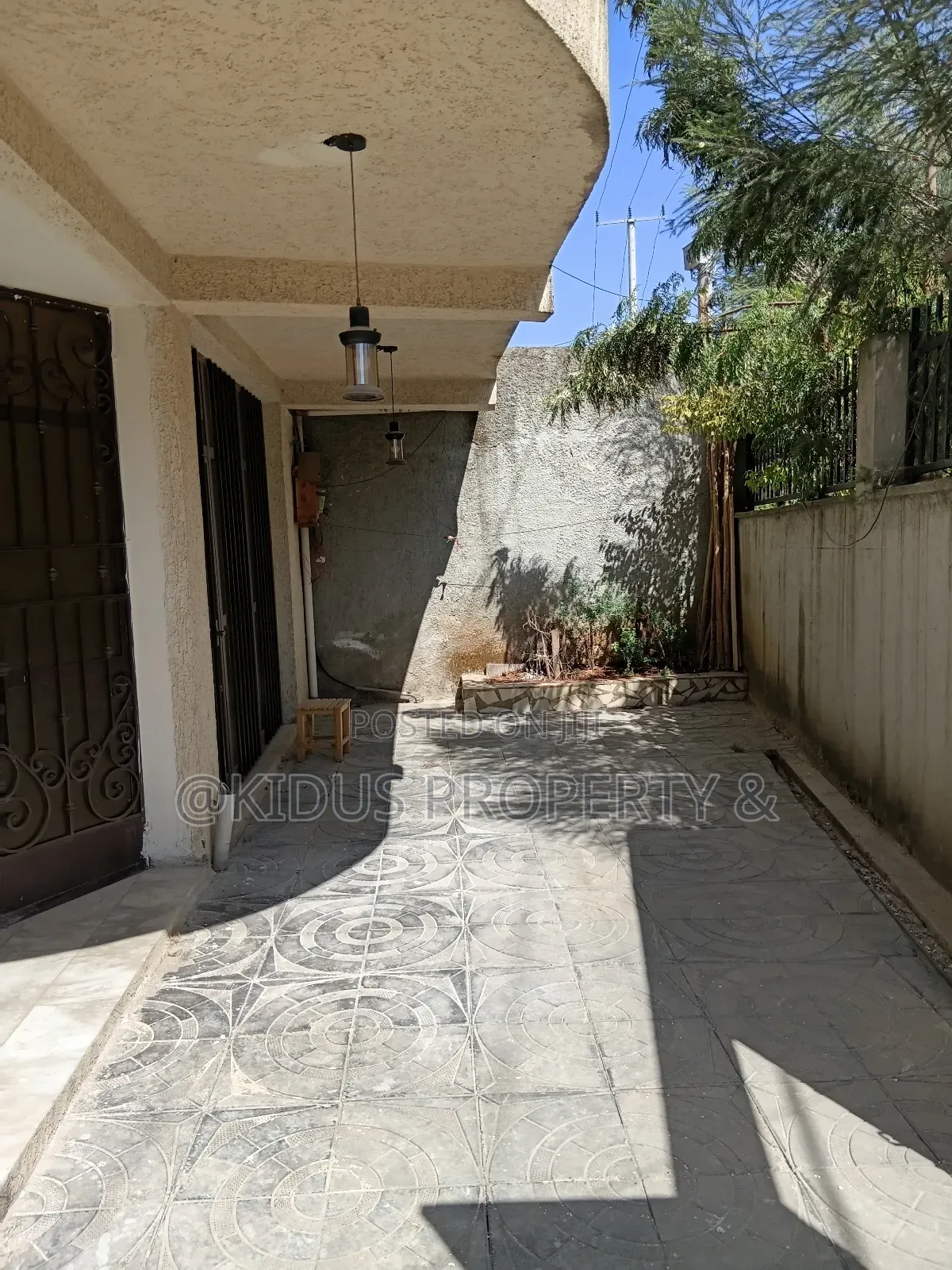 8bdrm Townhouse / Terrace in German, Nifas Silk-Lafto for rent