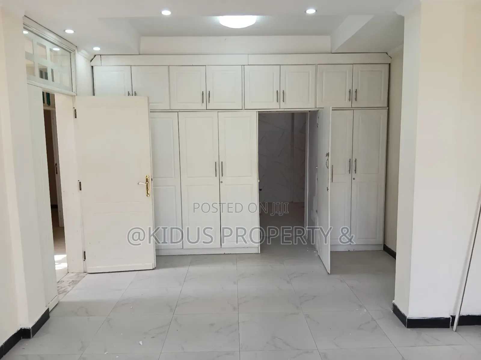 8bdrm Townhouse / Terrace in German, Nifas Silk-Lafto for rent