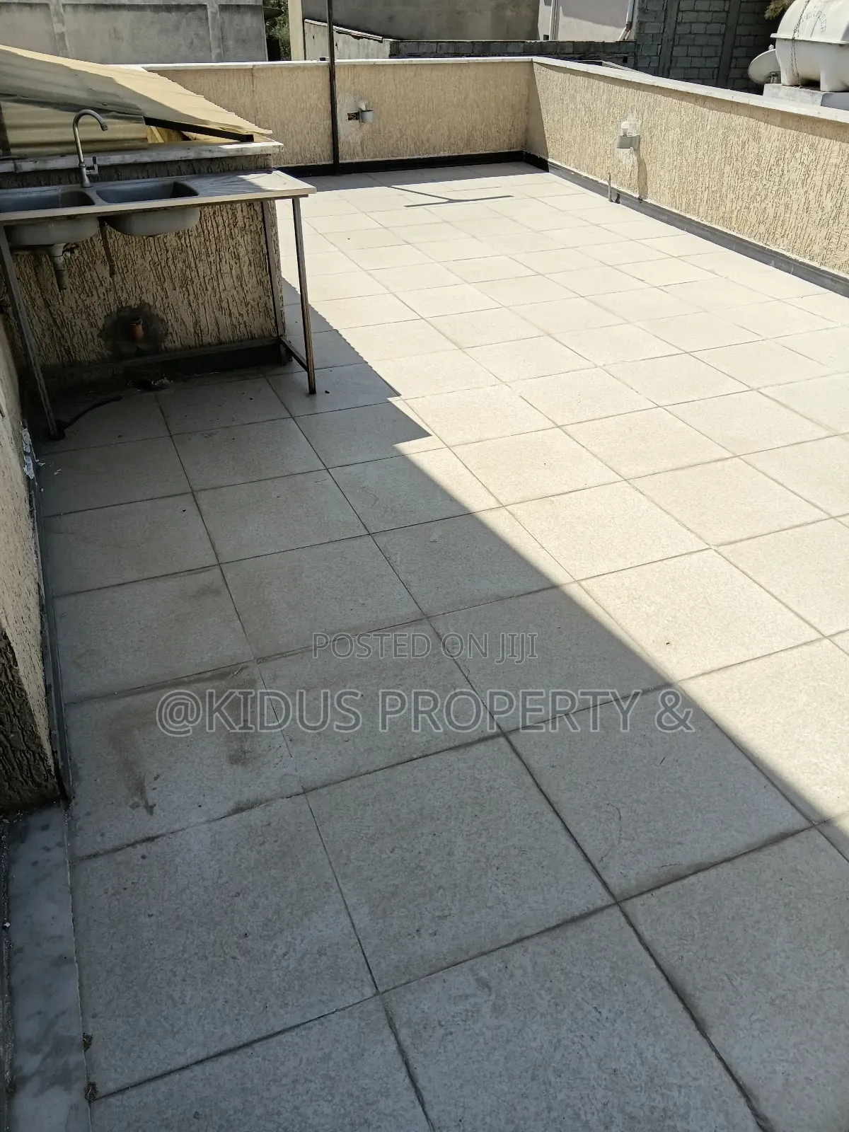 8bdrm Townhouse / Terrace in German, Nifas Silk-Lafto for rent