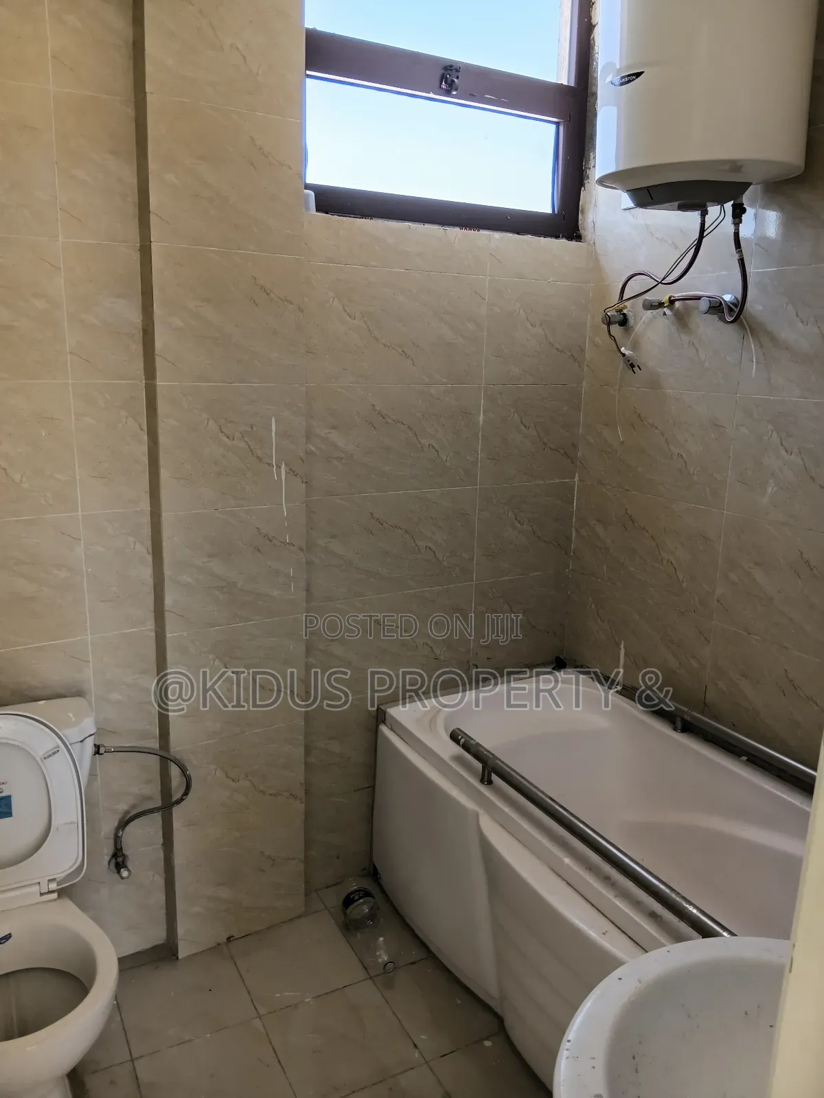 8bdrm Townhouse / Terrace in German, Nifas Silk-Lafto for rent