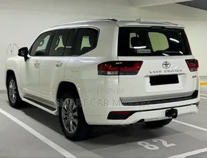 Toyota Land Cruiser 2023 White