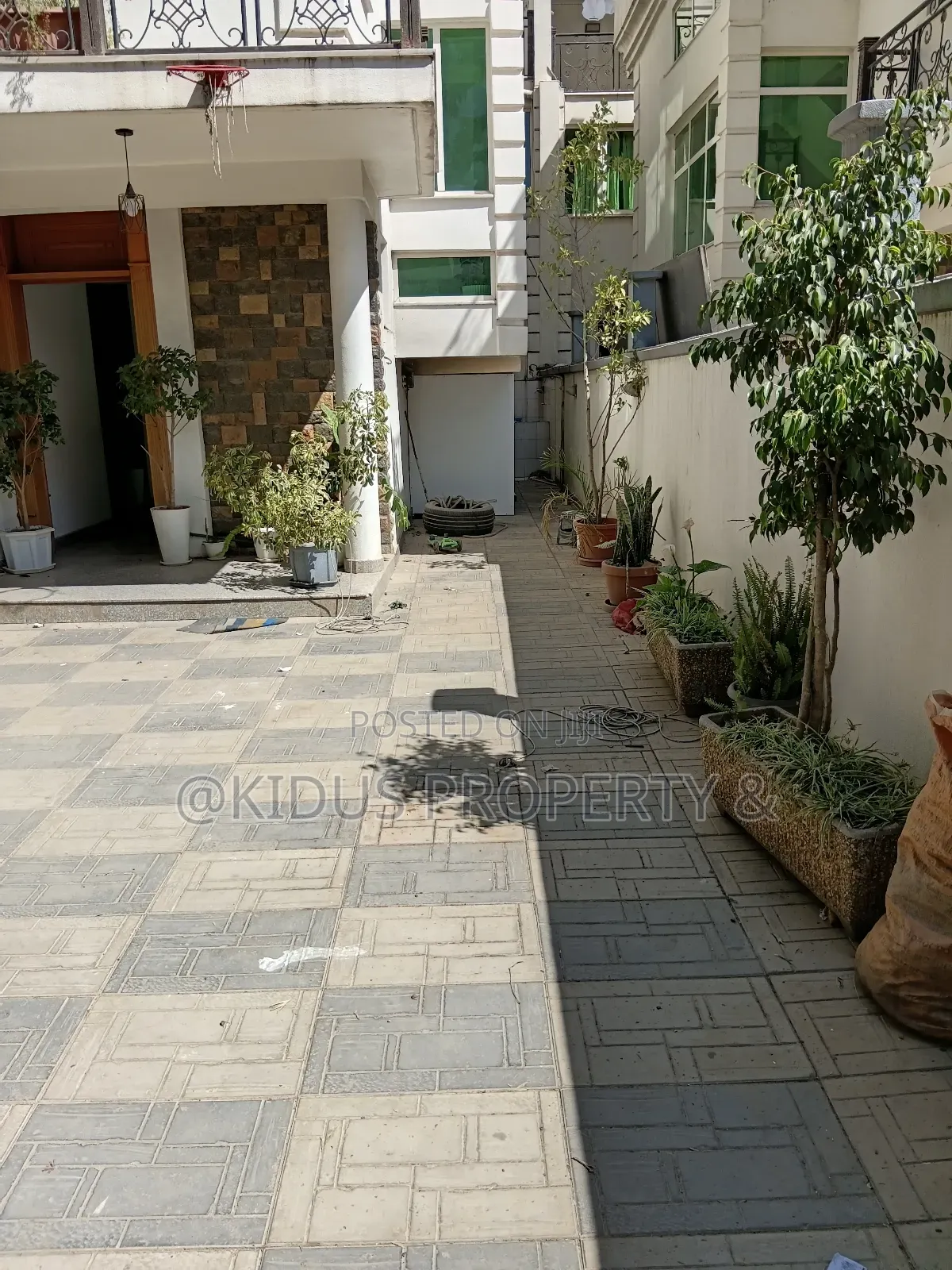 Furnished 6bdrm Townhouse / Terrace in German, Nifas Silk-Lafto