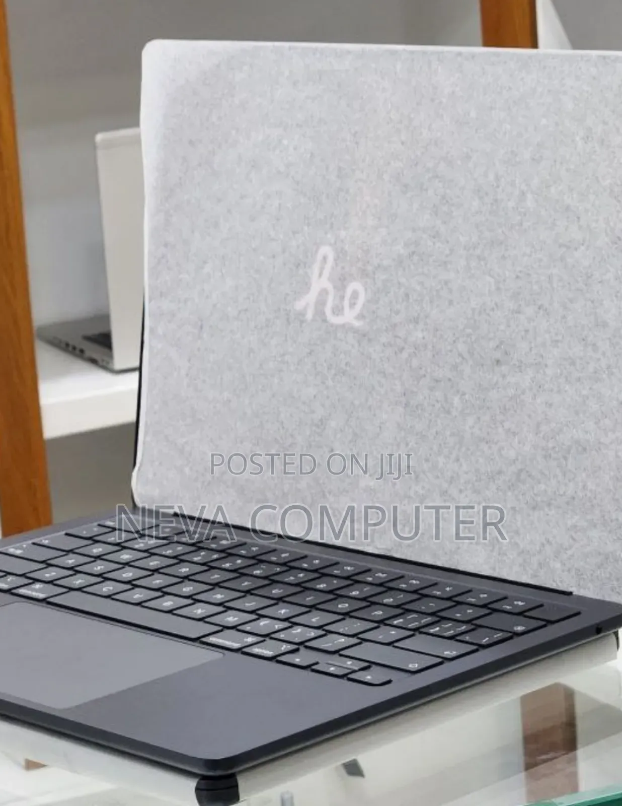 New Laptop Apple MacBook Air 2025 M4 13-Inch 16GB Apple M4 SSD 256GB