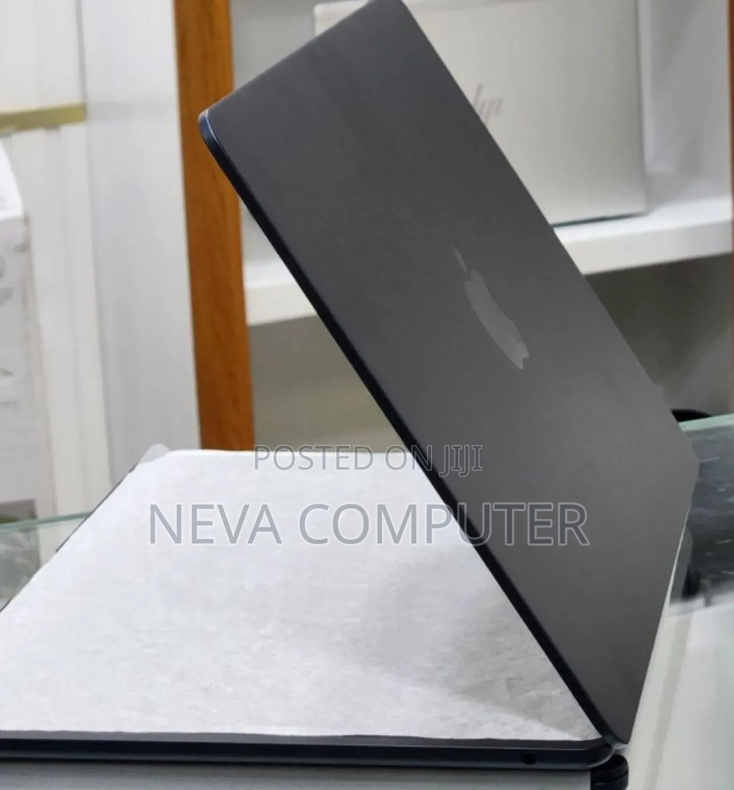 New Laptop Apple MacBook Air 2025 M4 13-Inch 16GB Apple M4 SSD 256GB