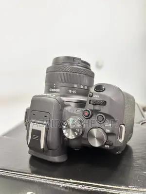 Canon R10 With18-45mm Lens