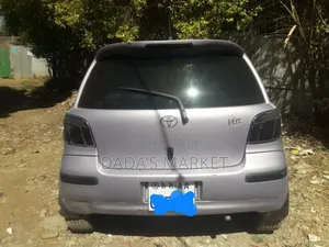 Toyota Vitz 2004 Silver