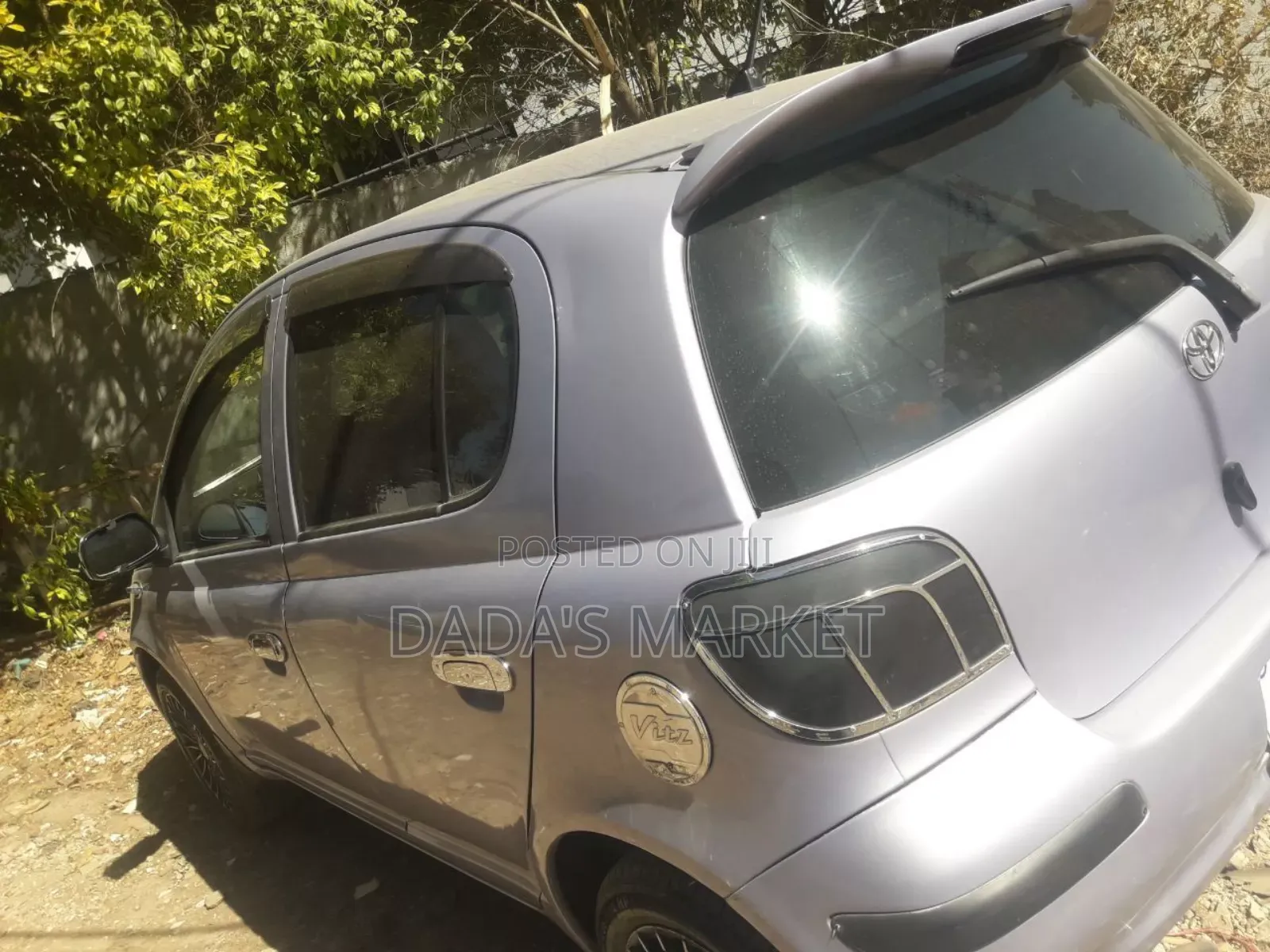 Toyota Vitz 2004 Silver