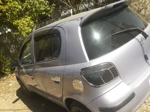 Toyota Vitz 2004 Silver