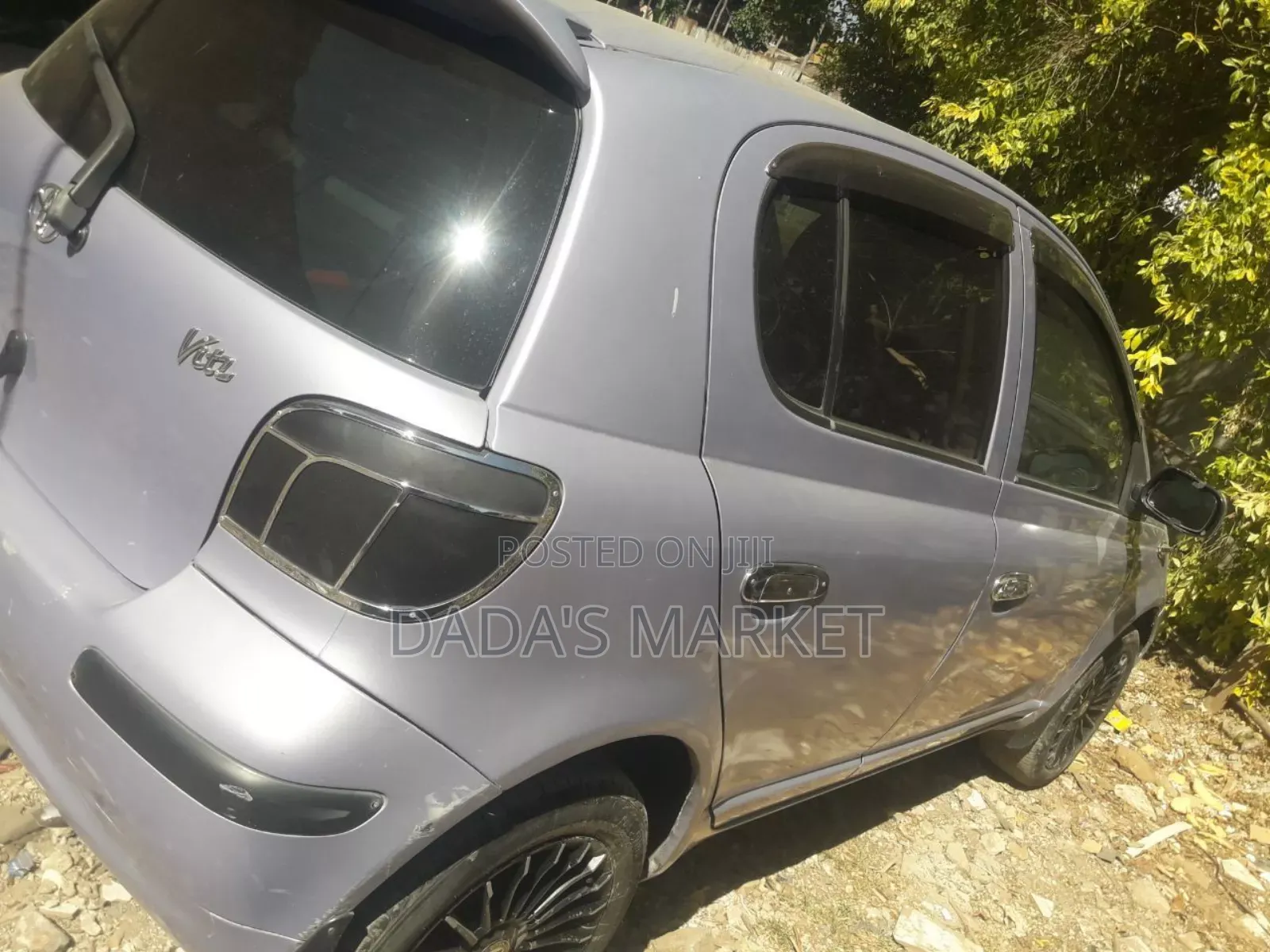 Toyota Vitz 2004 Silver