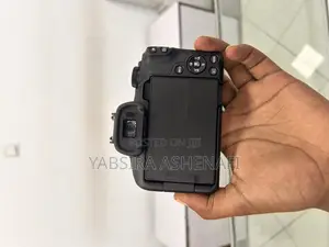 Canon R50 With 18-45mm Lens