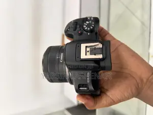 Canon R50 With 18-45mm Lens