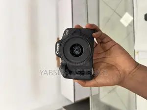 Canon R50 With 18-45mm Lens