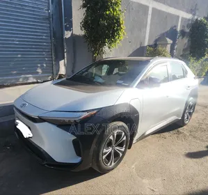 Toyota bZ4X 2023 White