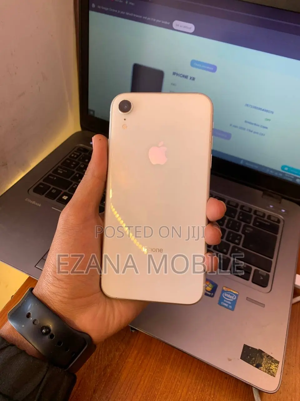 Apple iPhone XR 64 GB White
