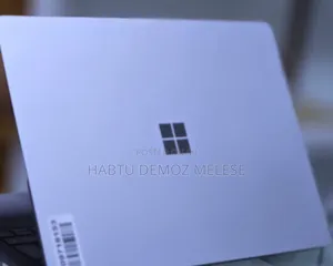 New Laptop Microsoft Surface 8GB Intel Core I5 SSD 512GB