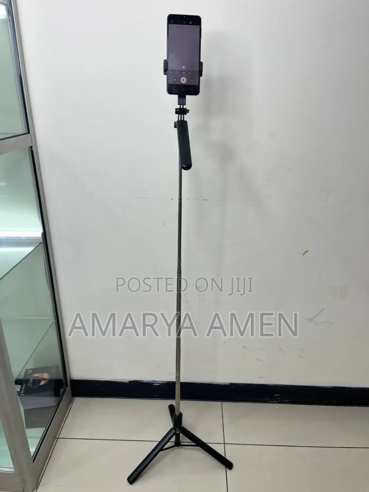 R16 2-in-1 Selfie Stick Tripod