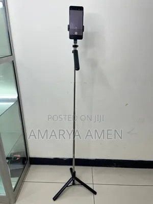 R16 2-in-1 Selfie Stick Tripod