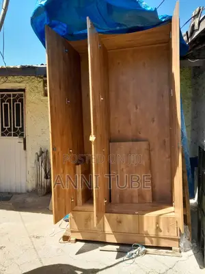 Modern Light Wood Laminated MDF Wardrobe/Closet - 240×120 Cm