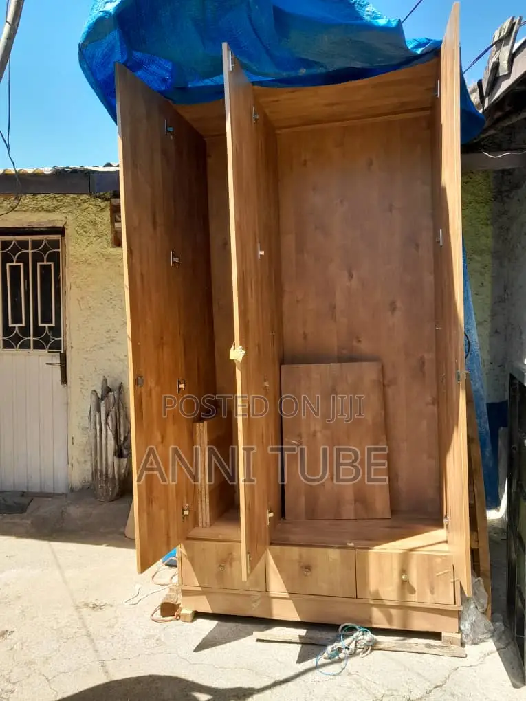 Modern Light Wood Laminated MDF Wardrobe/Closet - 240×120 Cm